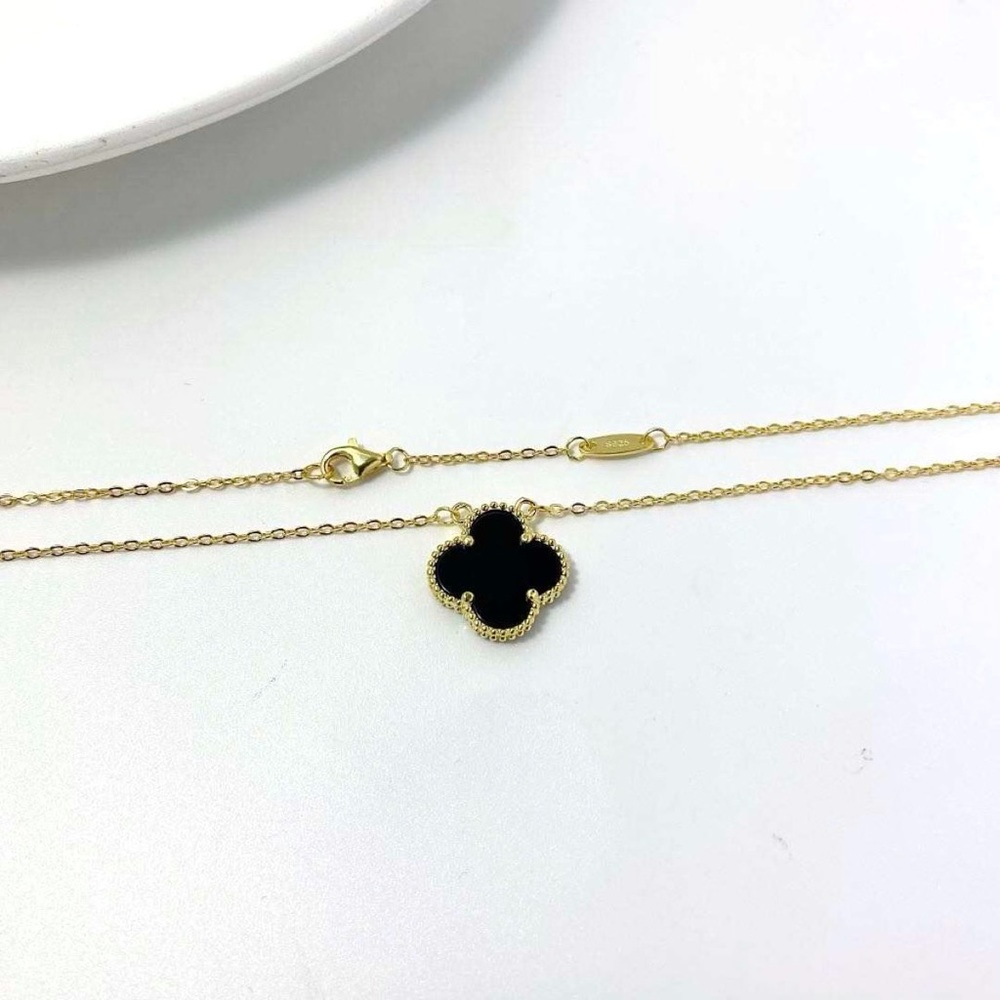 18k Gold Black Onyx Clover Necklace
